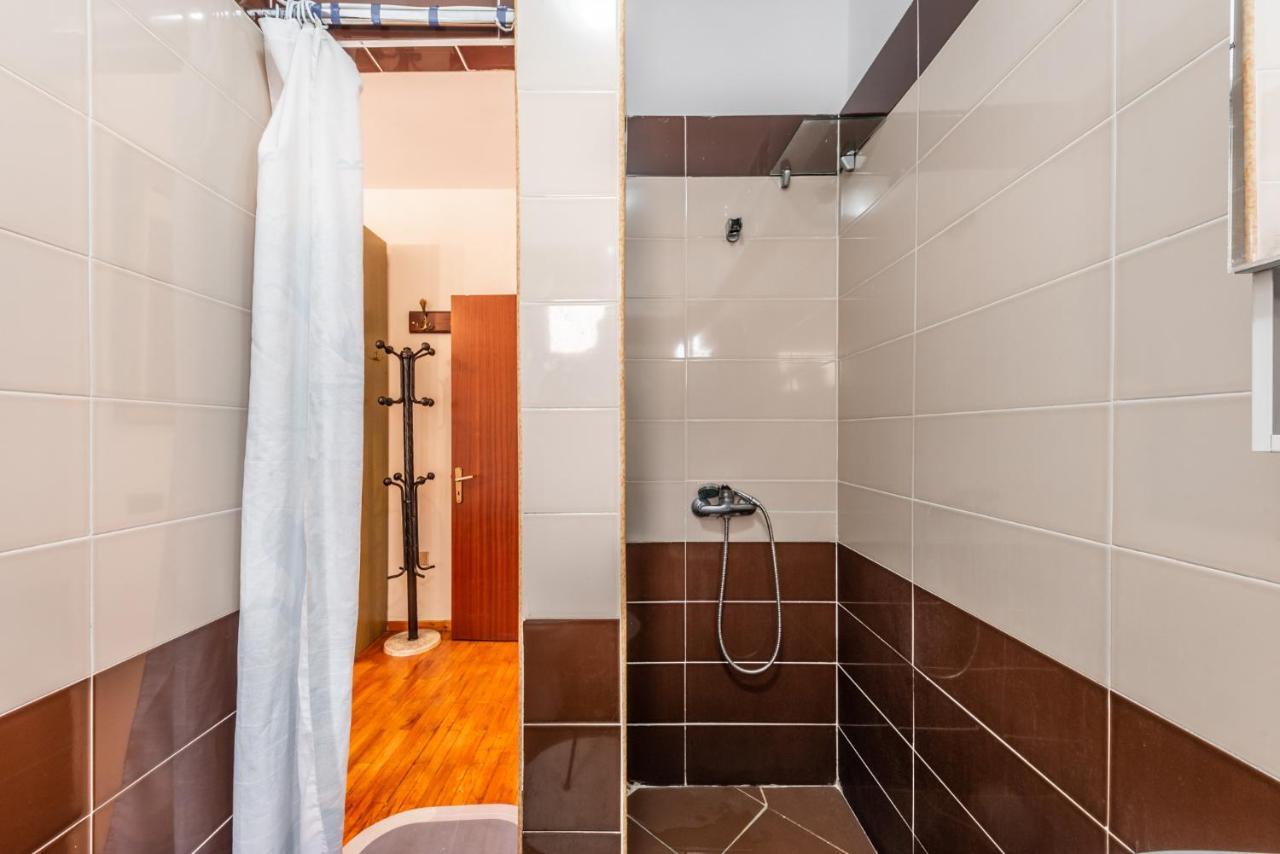 Vintage And Warm 2Br Apartament In Tirana Exterior foto